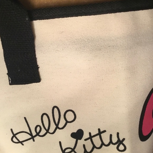 🆕 🩷🖤🩷 Canvas Tote / Hello Kitty Print / Two Black Straps / Zipper / HotPink - Picture 9 of 14